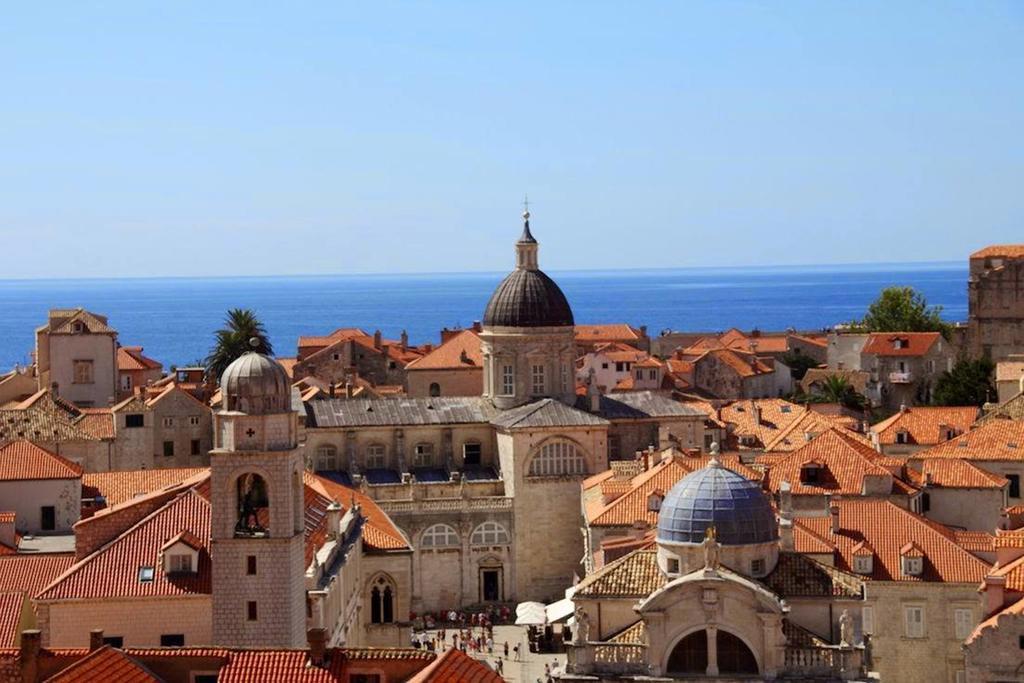 Dreibettzimmer mit Gemeinschaftsbad